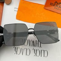 Hermes H0219 Square Metal Sunglasses In Black