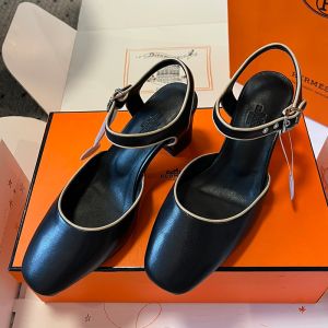 Hermes Kamilla 60 Pumps Women Calfskin In Black